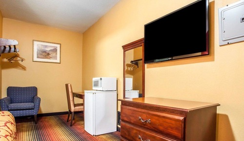 Standard Room, 1 King Bed, Smoking