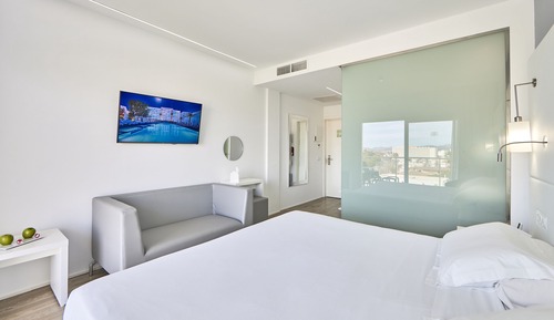 Deluxe Room, Balcony, Pool View