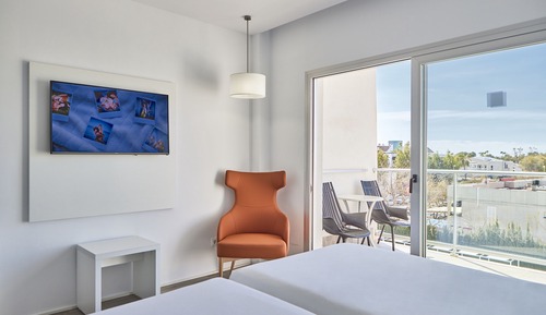 Twin Room, Balcony