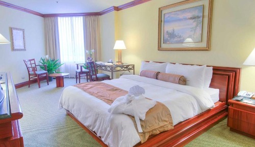 Suite, 1 King Bed, Non Smoking (Bridal Suite)