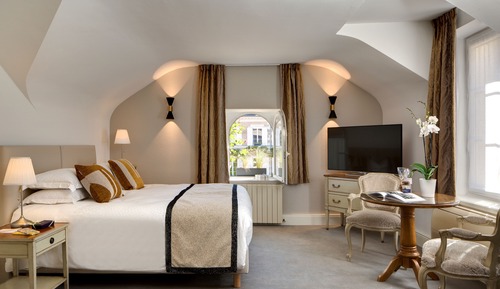 Privilege Room, Annex Building (Pavillon 1st French Floor)	