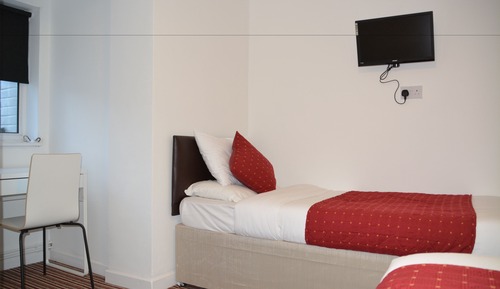 Ensuite Family Room Lower Ground Floor