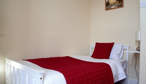 Single Ensuite With Large Bed