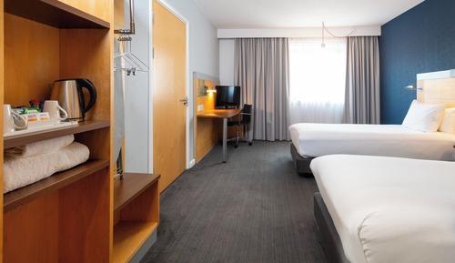 Standard Room, 2 Twin Beds (with Free Hot Breakfast)