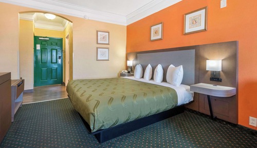 Standard Room, 1 King Bed, Ocean View