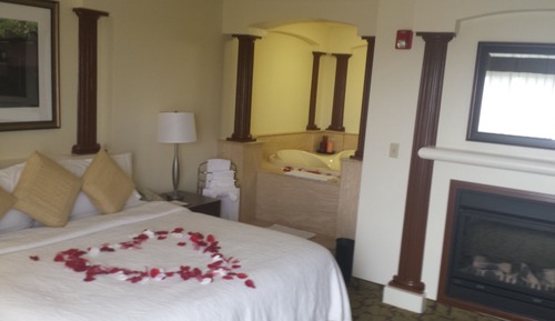 Suite, 1 King Bed, Jetted Tub