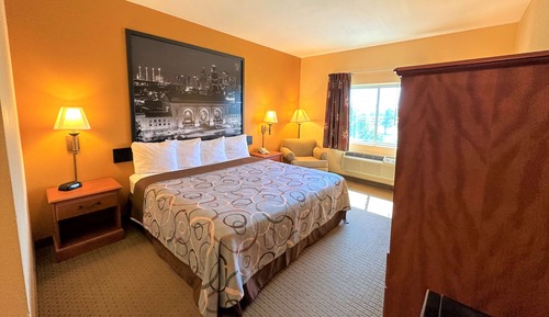 Standard Room, 1 King Bed, Non Smoking