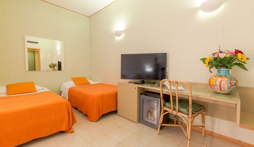 Standard Triple Room, 1 Bedroom, Air conditioning, Sea View