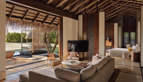 Grand Beach Villa With Pool