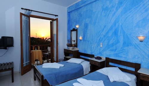 Standard Room, 1 Double or 2 Twin Beds