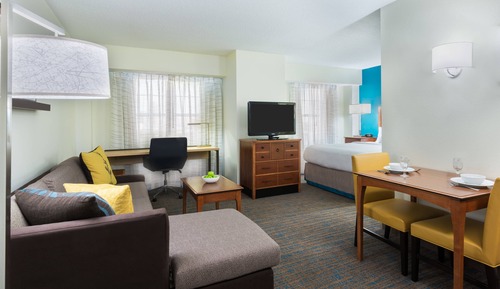 Studio, 1 Queen Bed with Sofa bed (Mobility/Hearing Accessible, Tub)
