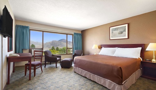 Suite, 1 King Bed, Kitchen