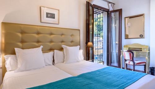 Superior Double Room, City View (Alhambra)