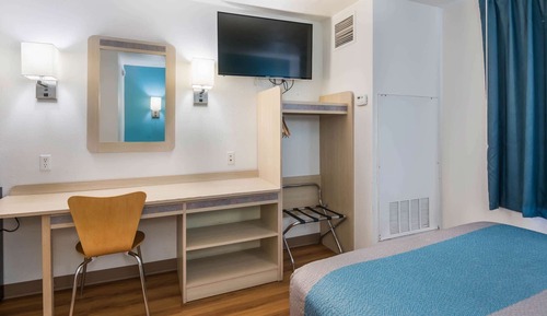 Standard Room, 1 Queen Bed, Non Smoking