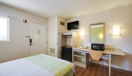 Standard Room, 1 Queen Bed, Accessible, Non Smoking