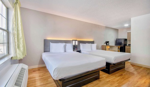 Standard Room, 2 Queen Beds, Non Smoking