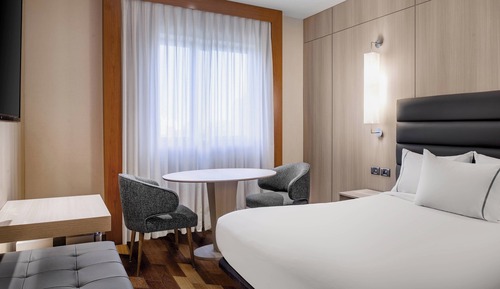 Standard Room, 1 Queen Bed, Non Smoking