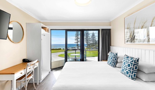 Standard Room, 1 King Bed