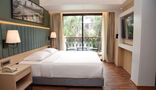 Junior Suite, Pool View