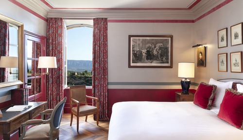 Superior Valley Room