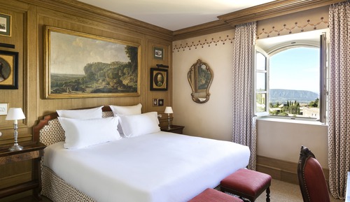Classic Valley Room