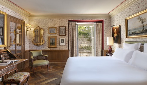 Superior Village Room