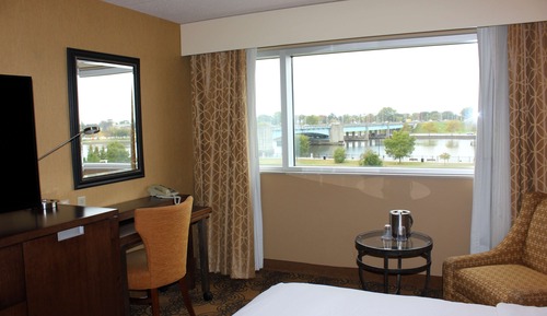 Room, 1 King Bed, Accessible, Non Smoking (Mobility & Hearing, Bathtub)