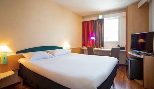 Executive Room, 1 Double Bed (minibar (soft  drinks) and a tea stat)