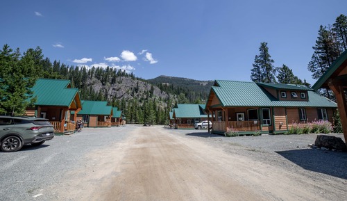 Premier Cabin, 2 Bedrooms, Fireplace