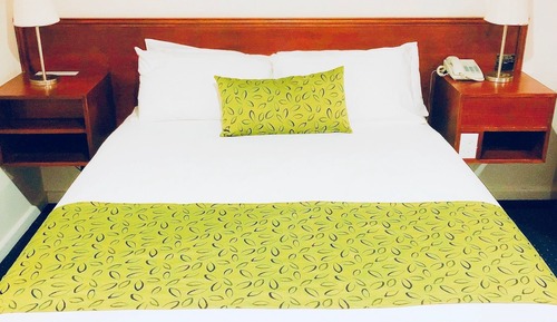 Standard Queen Room with Garden View