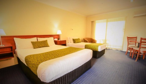 Standard Twin Room with Garden View