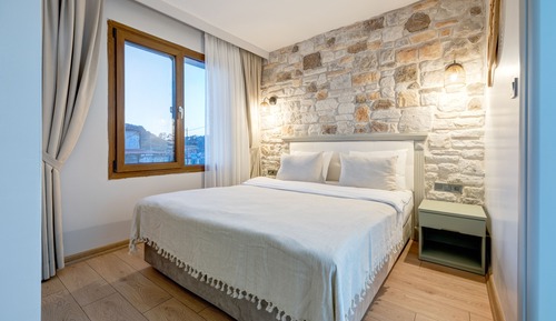 Standard Double Room, Partial Sea View