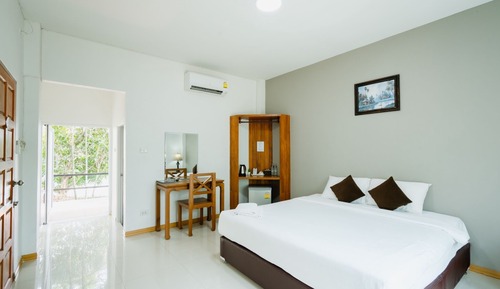 Standard Double Room, Patio, River View