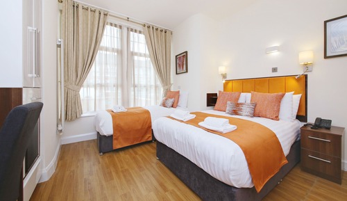 Classic Triple Room, Ensuite