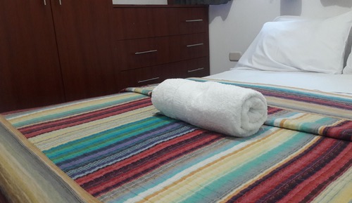 Family Room (4 pax 1 matrimonial + 2 individuale)