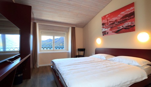 Twin Room, 1 Bedroom, Lake View