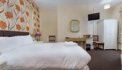 Triple Room (2 adults, 1 child)