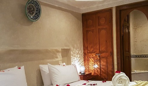 Double Room (Titrite)