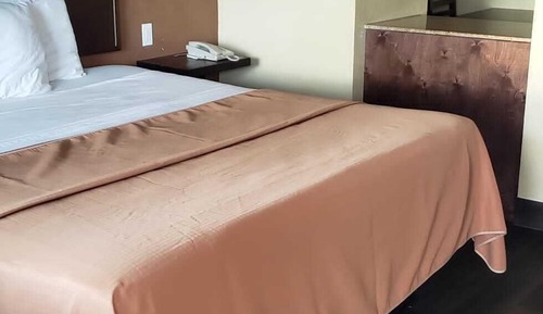 Suite, 1 King Bed, Non Smoking, Kitchenette