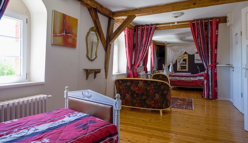 Family Suite, Ensuite (Capucine)