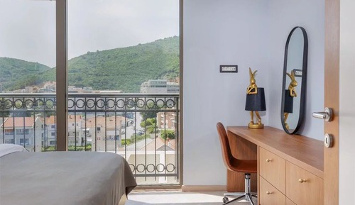 Premium Suite