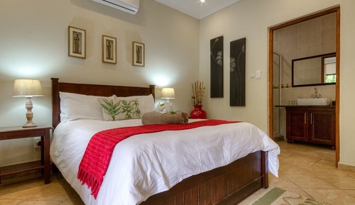 Honeymoon Suite 