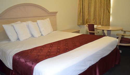 Standard Room, 1 King Bed