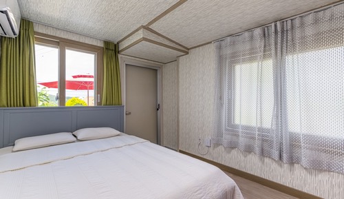 Room (Mint)