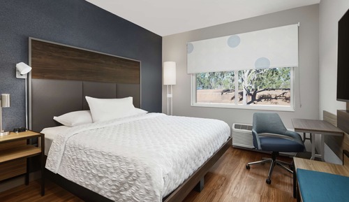 Room, 1 King Bed, Accessible (Hearing)