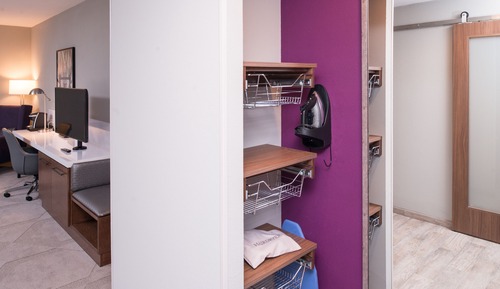 Suite, 1 King Bed, Accessible (Hearing)
