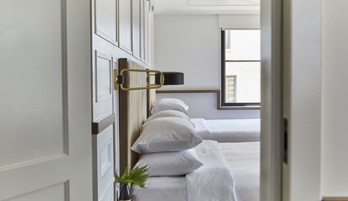 Classic Room, 1 King Bed, Hearing Accessible (2)
