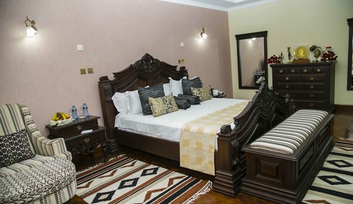 Signature Suite