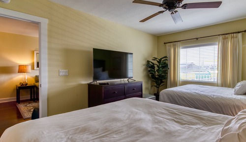 Condo, 2 Bedrooms (2 Queen Beds in each room)