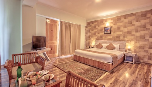Honeymoon Suite with Jacuzzi